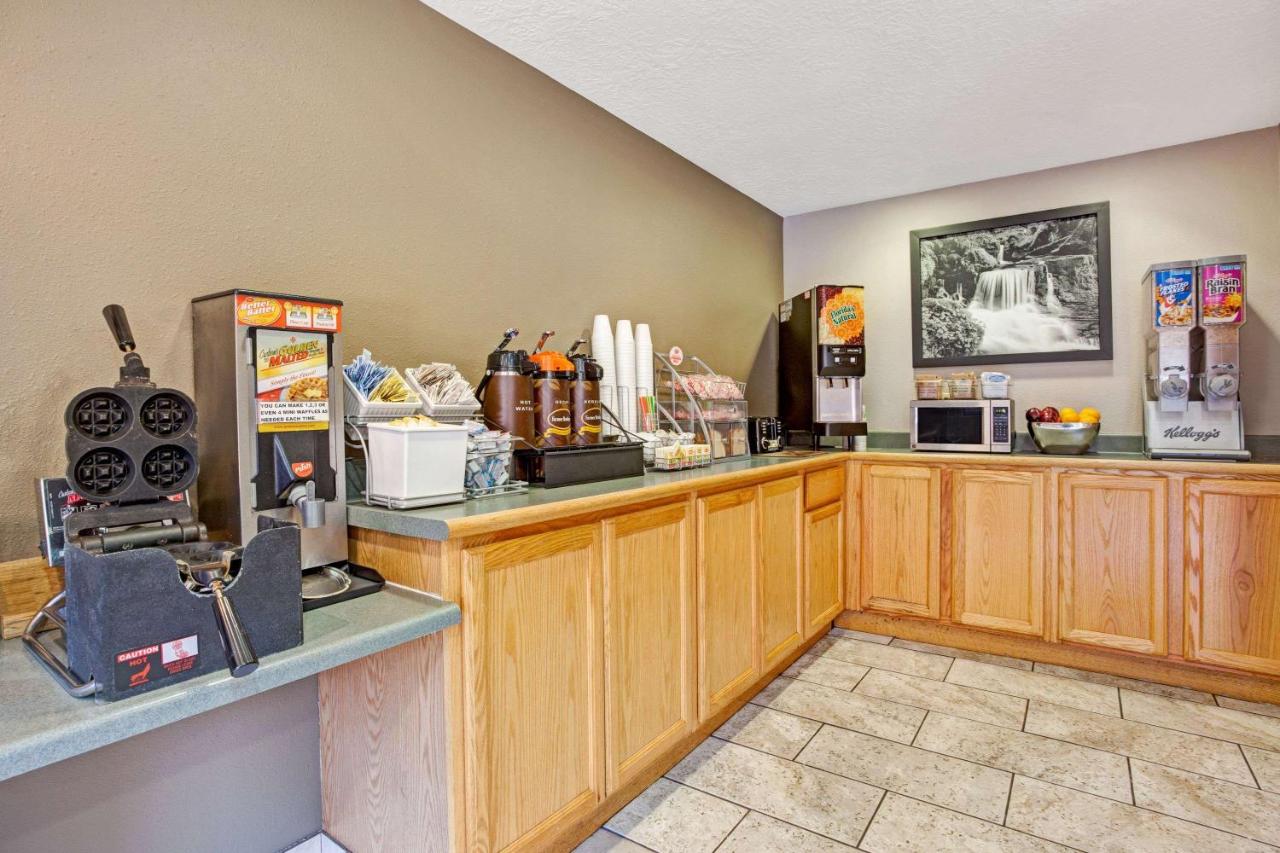 Super 8 by Wyndham Albany