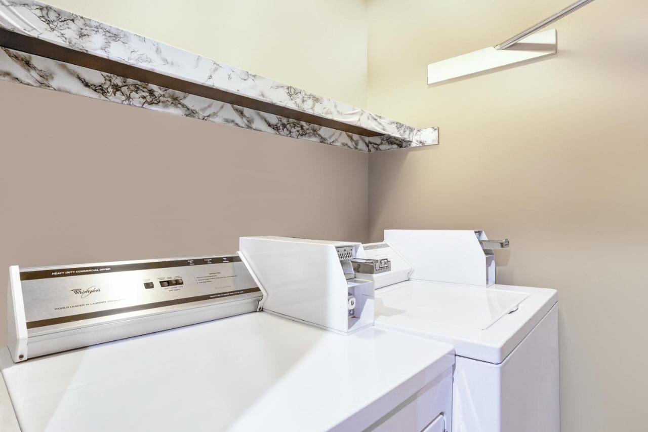 Super 8 by Wyndham Albany