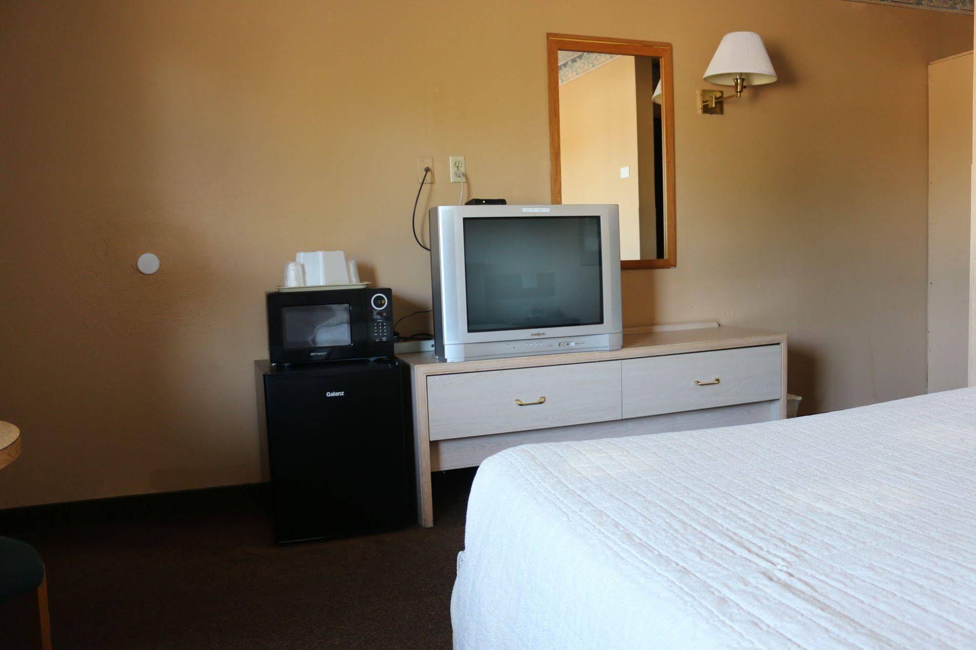 Studio 6 Suites Albany, OR