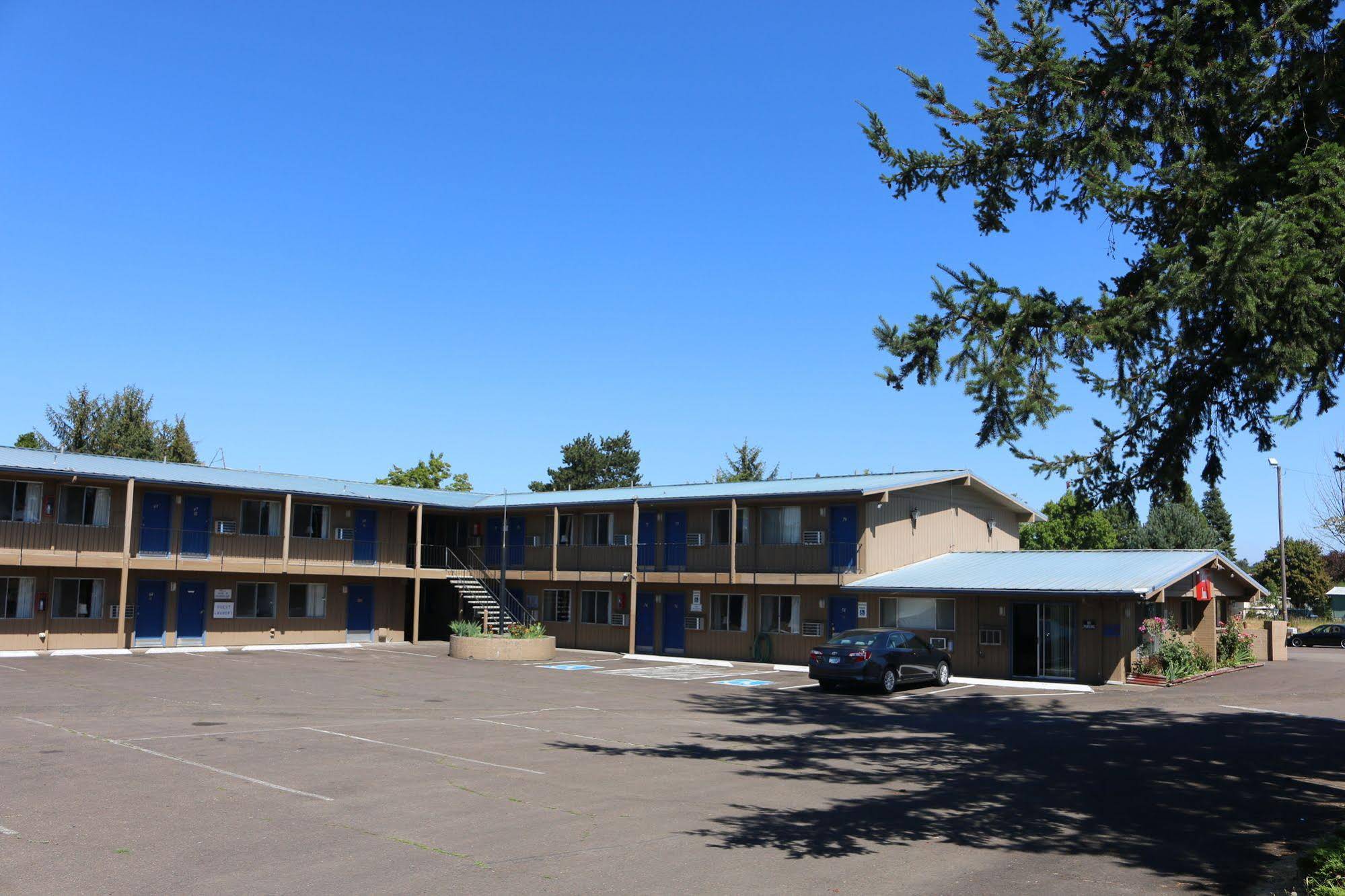 Studio 6 Suites Albany, OR