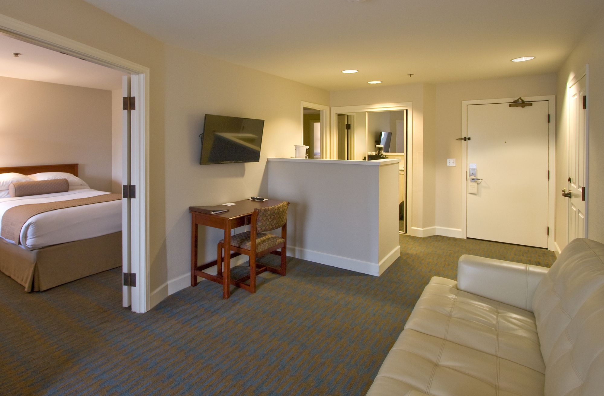 Ashland Hills Hotel & Suites