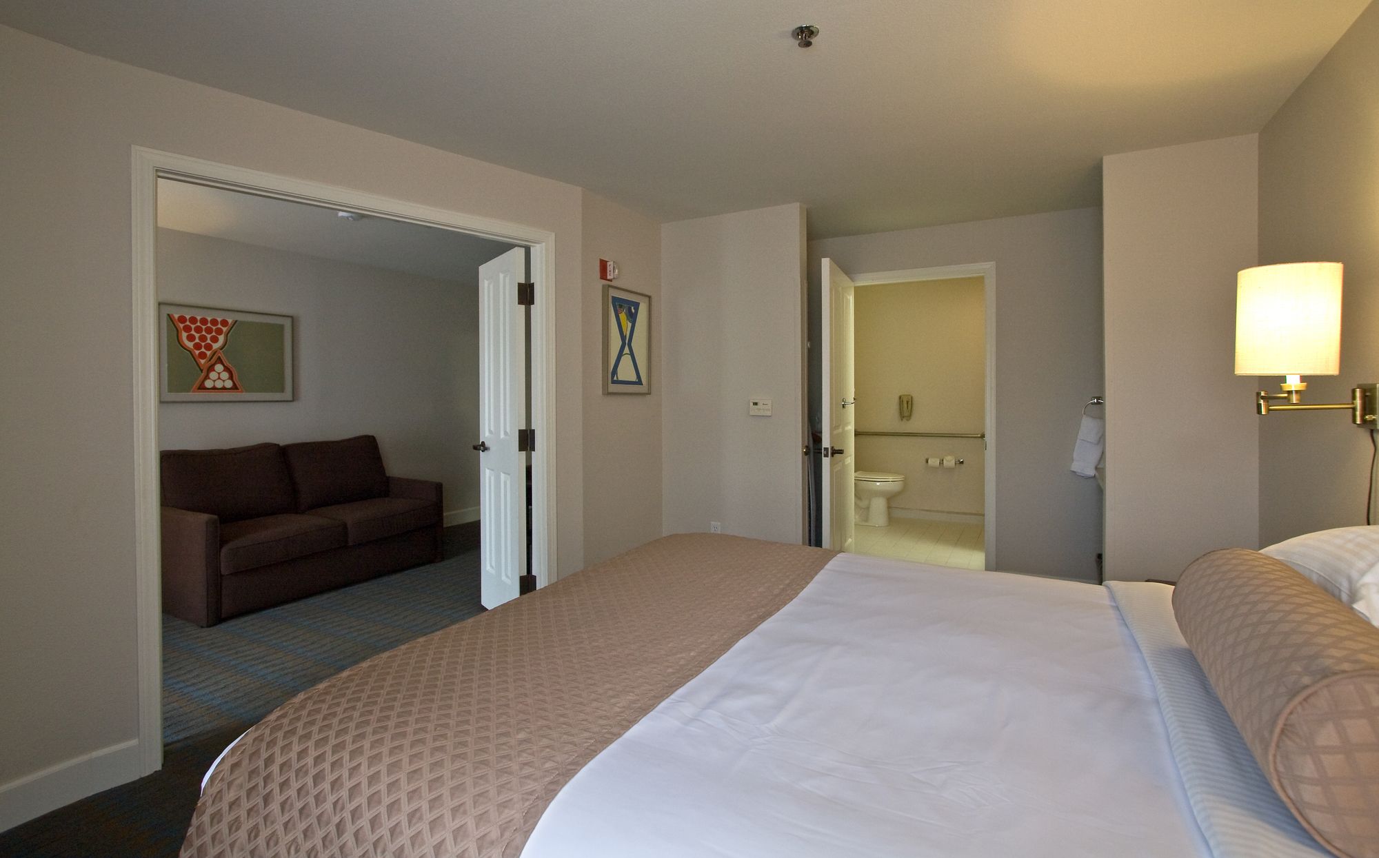 Ashland Hills Hotel & Suites