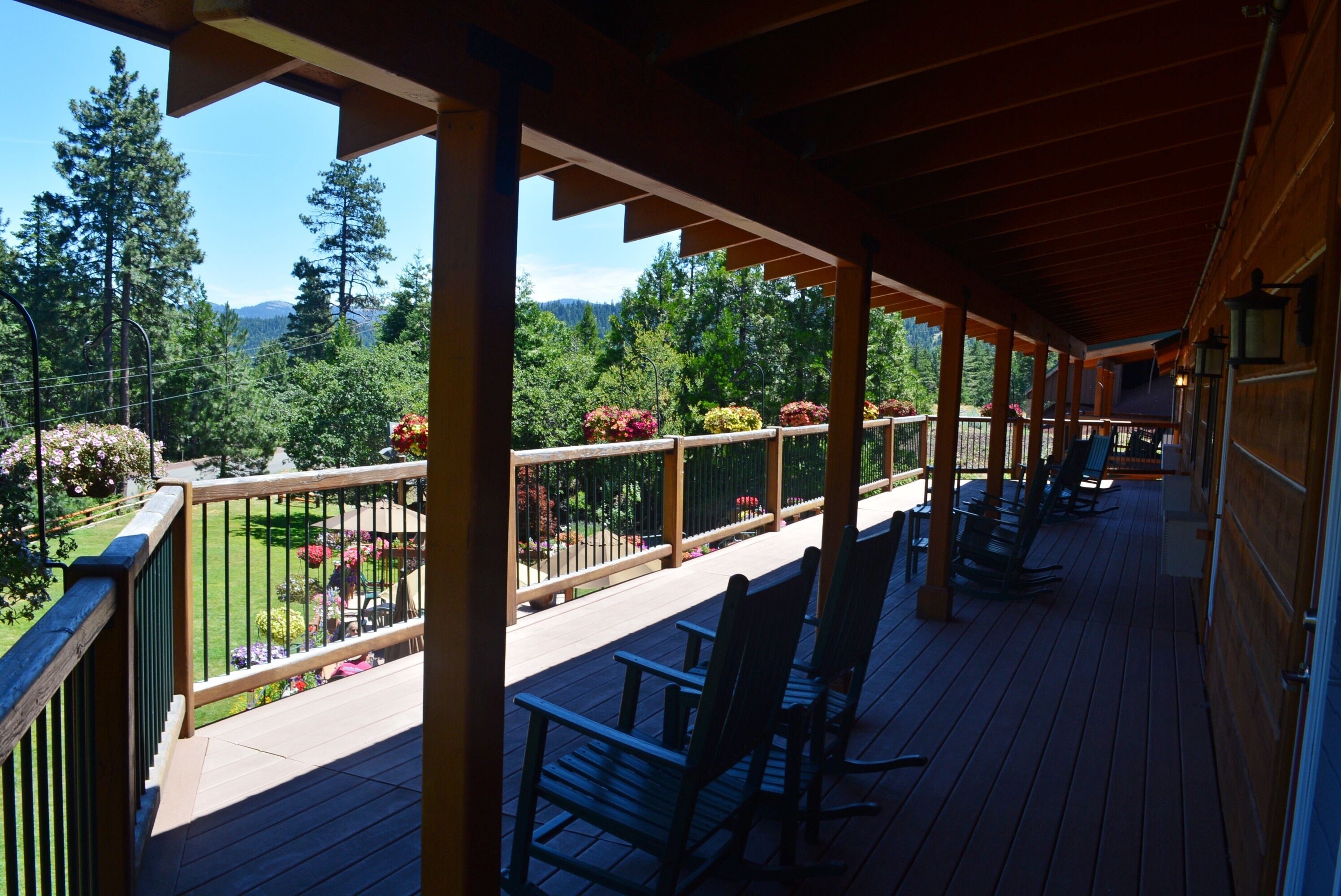 Callahan's Lodge and Restaurant