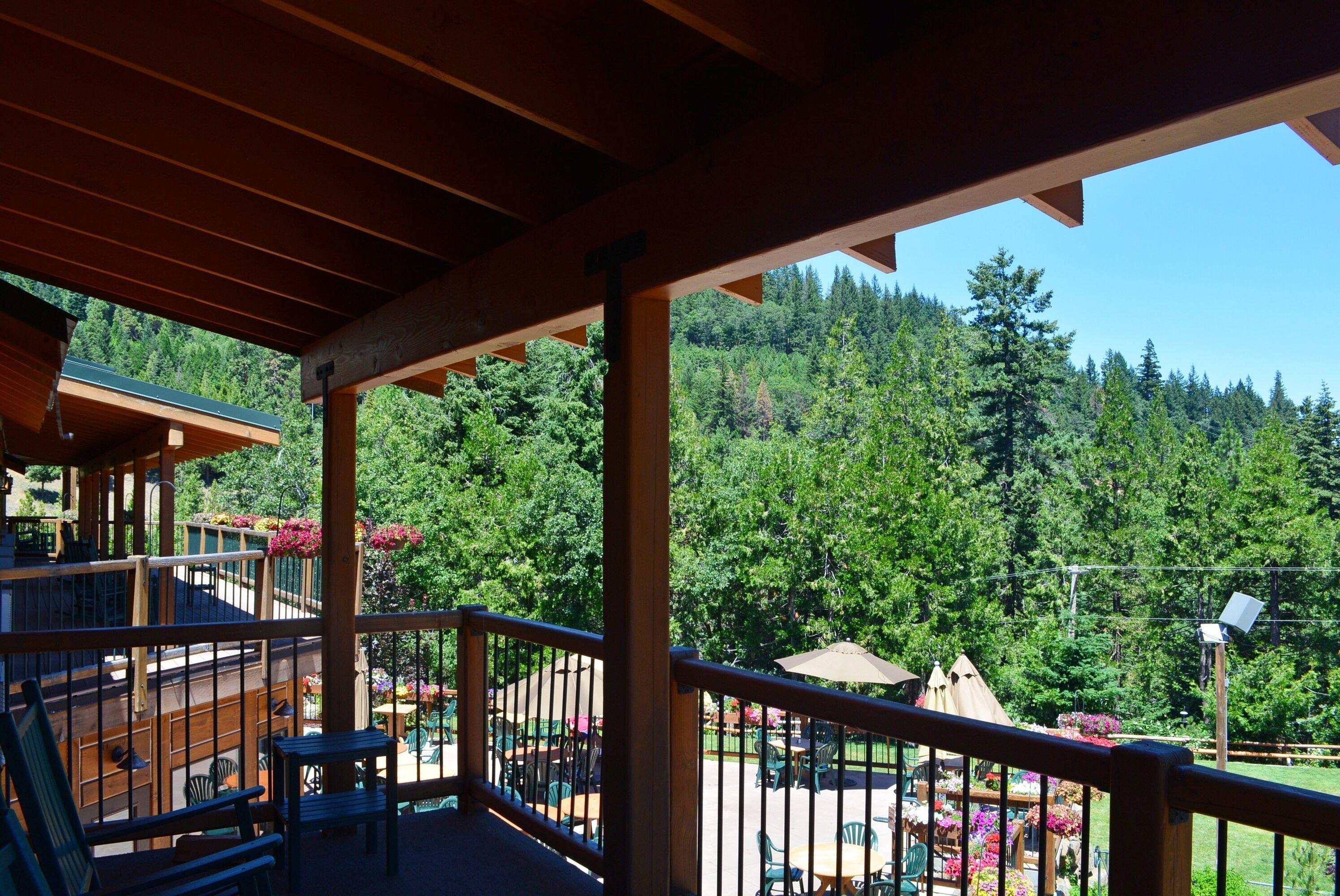 Callahan's Lodge and Restaurant