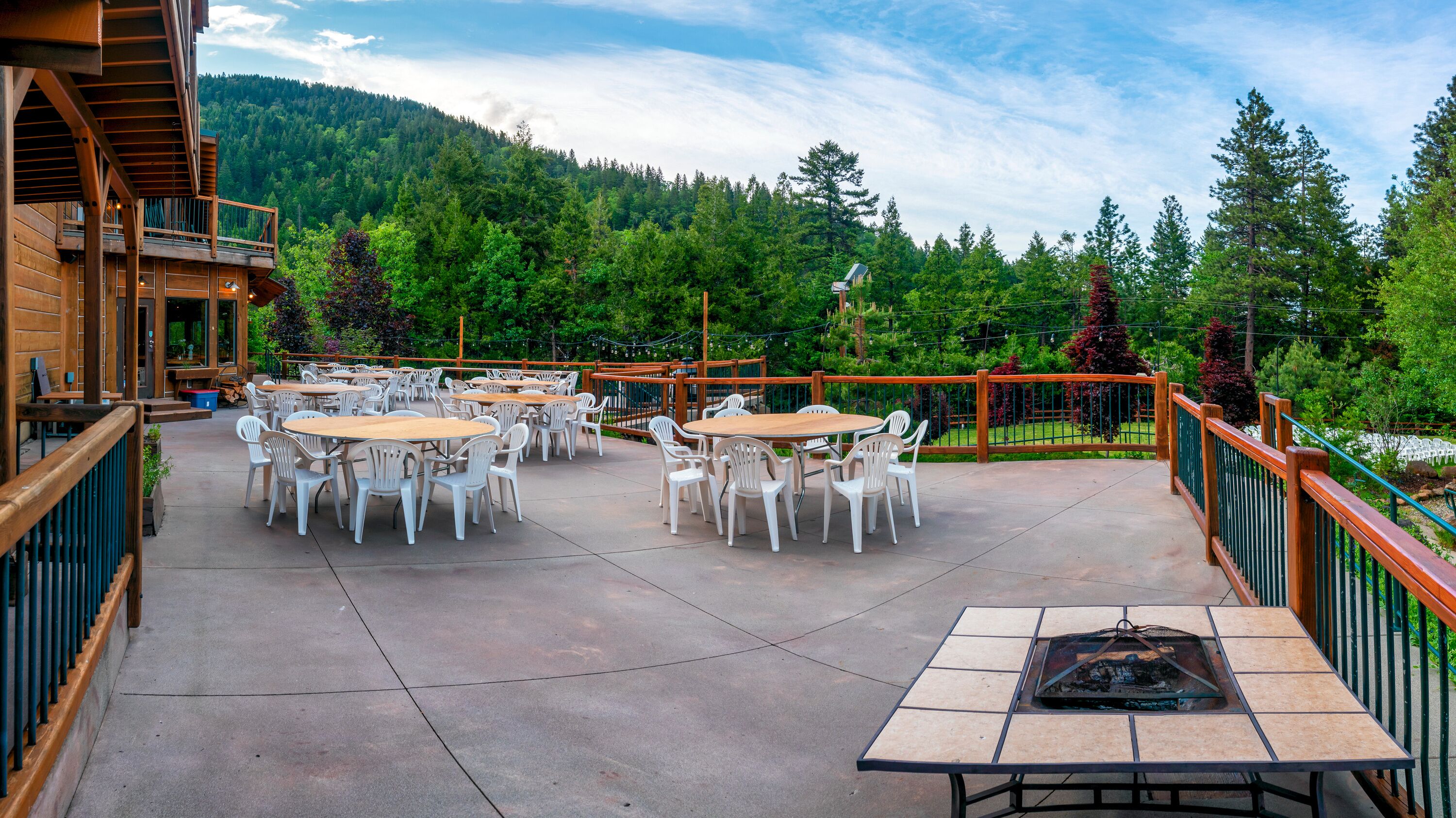 Callahan's Lodge and Restaurant