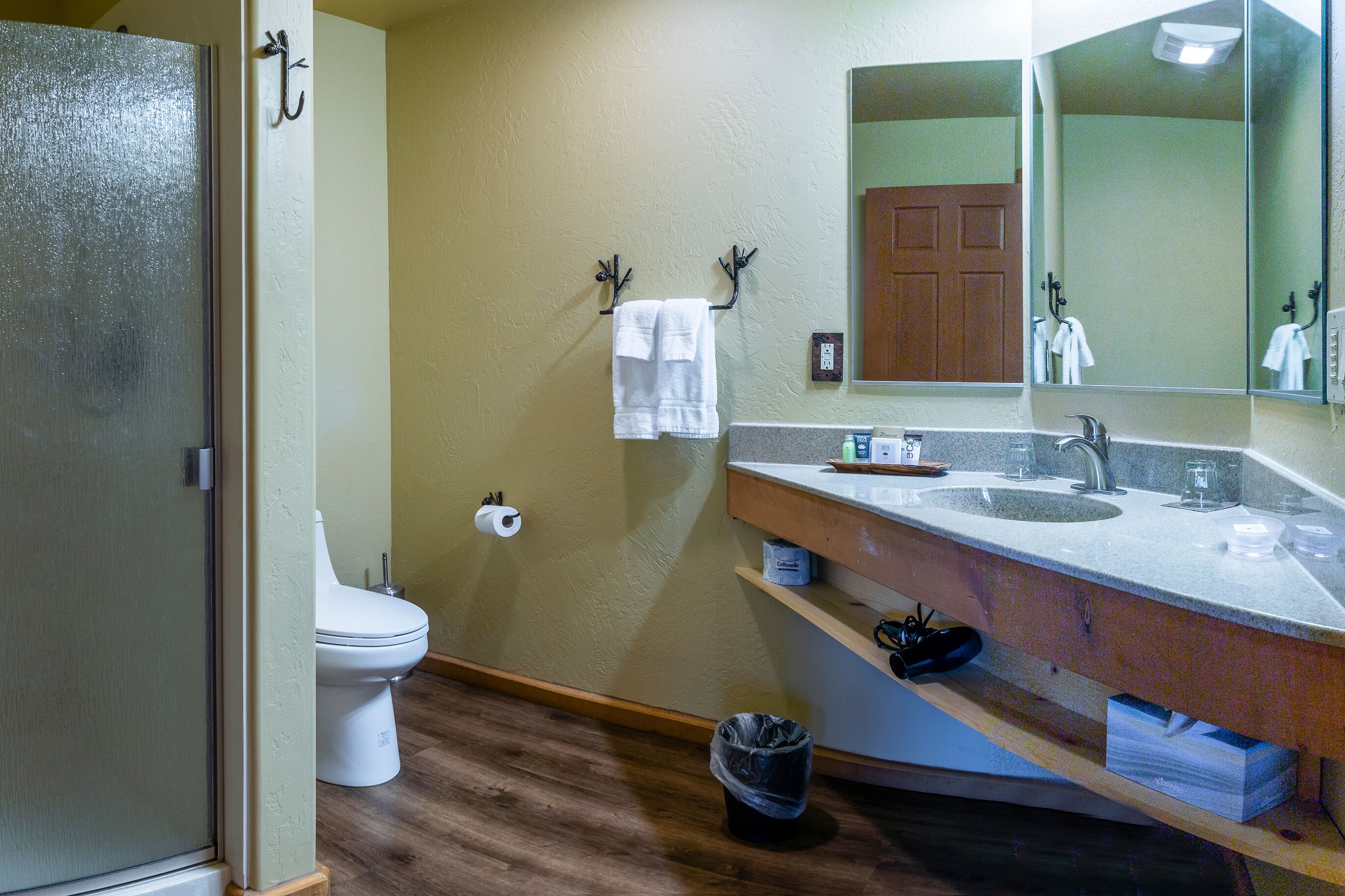 Callahan's Lodge and Restaurant