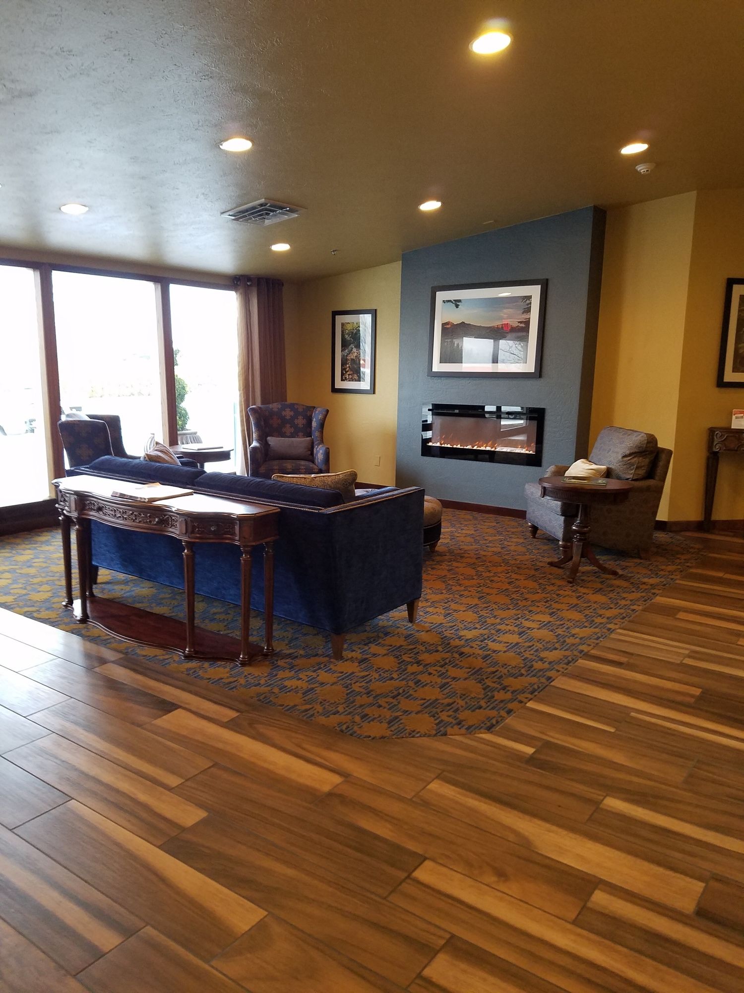 Comfort Inn & Suites