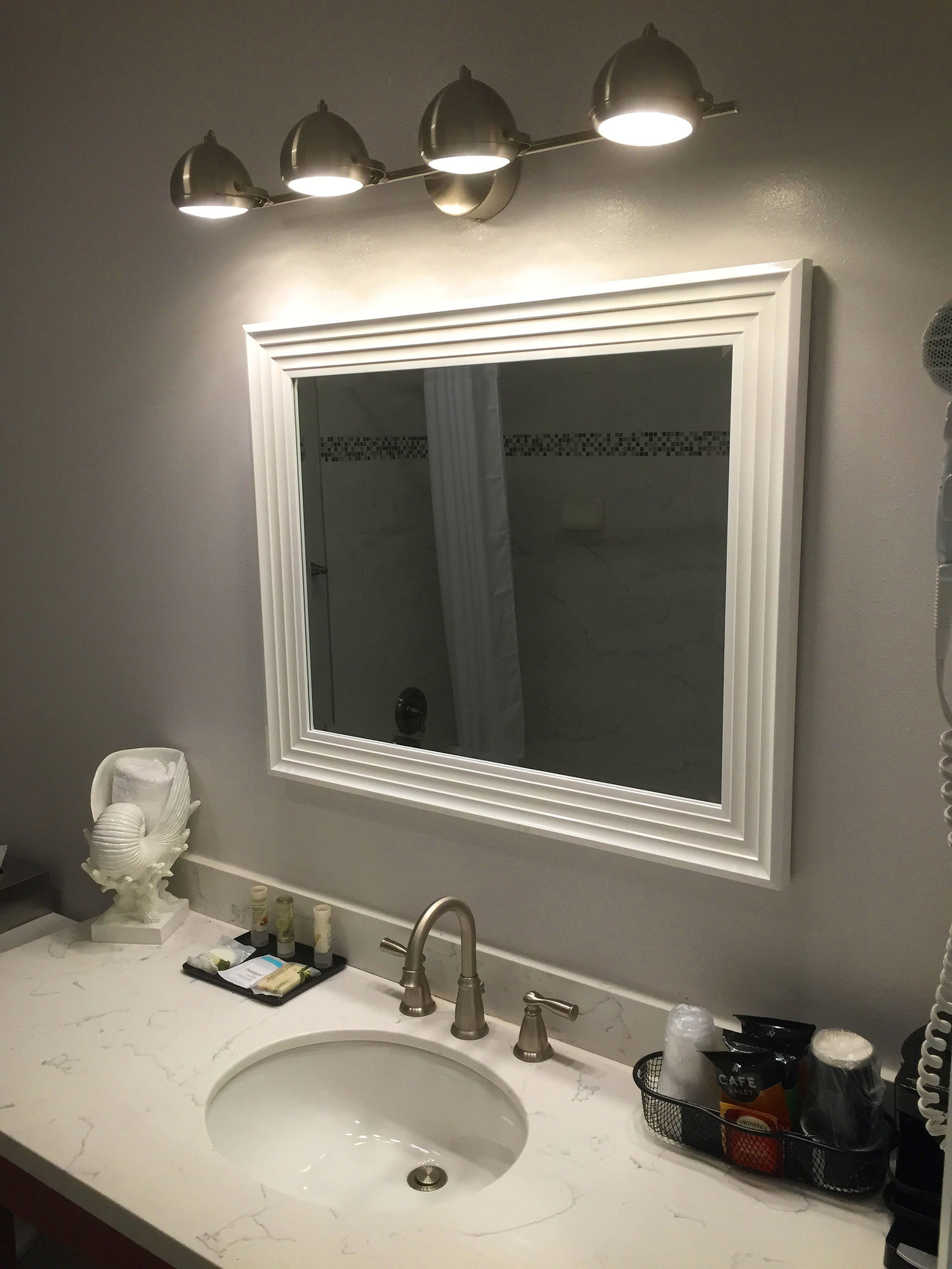 Astoria Riverwalk Inn