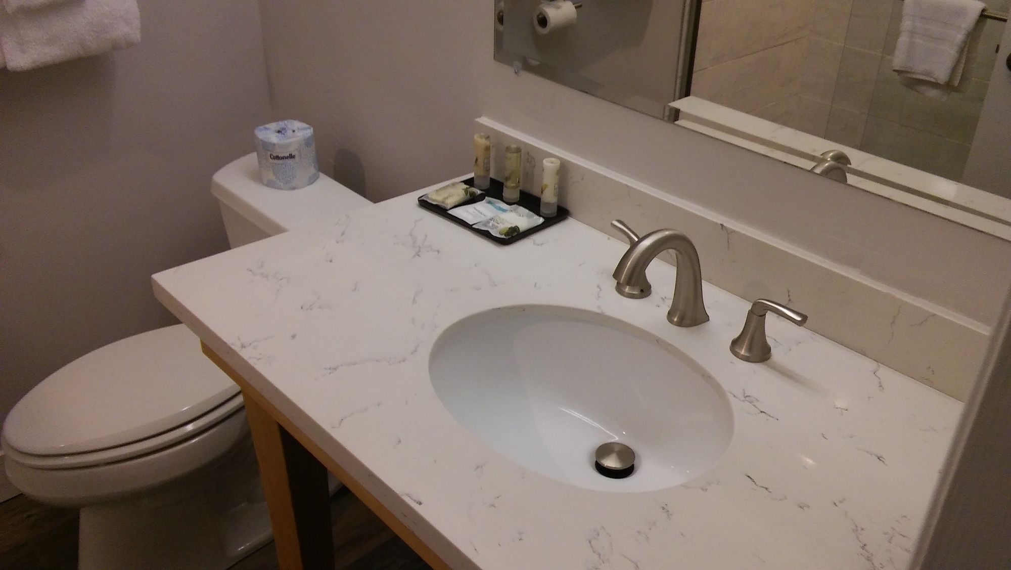 Astoria Riverwalk Inn