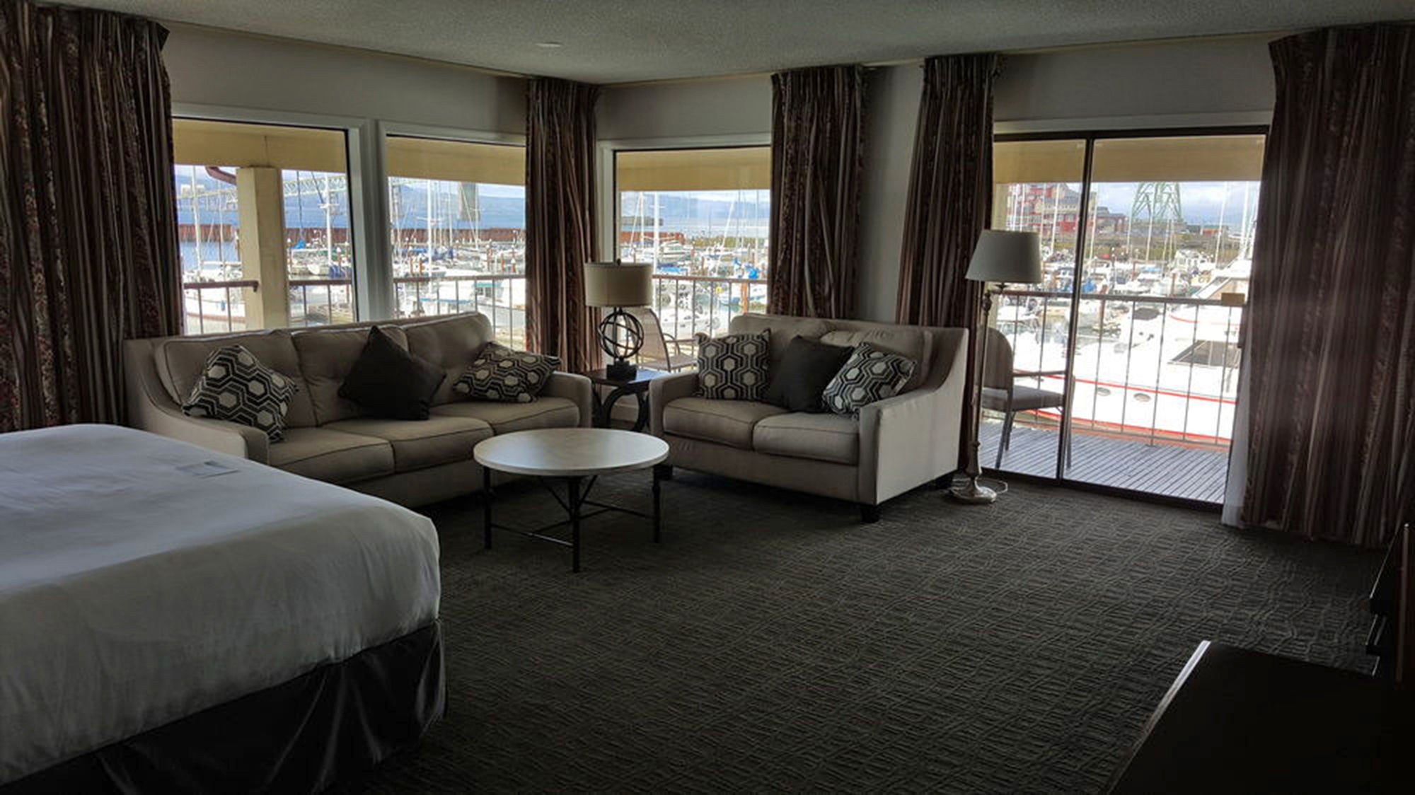 Astoria Riverwalk Inn