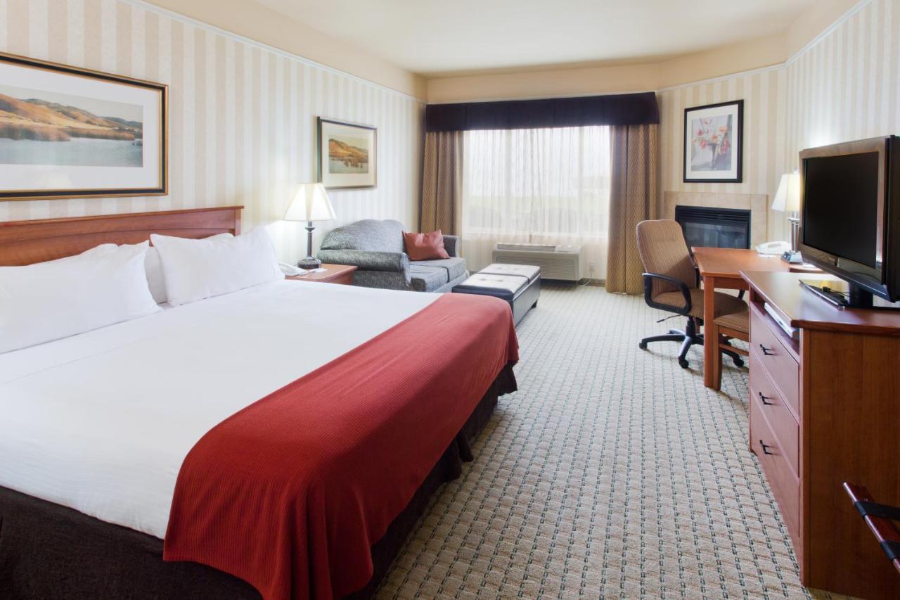 Holiday Inn Express Hotel & Suites Astoria