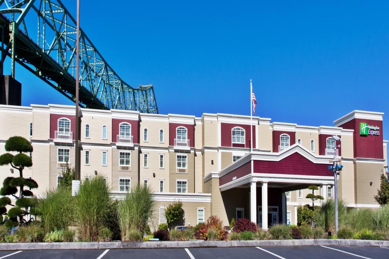 Holiday Inn Express Hotel & Suites Astoria