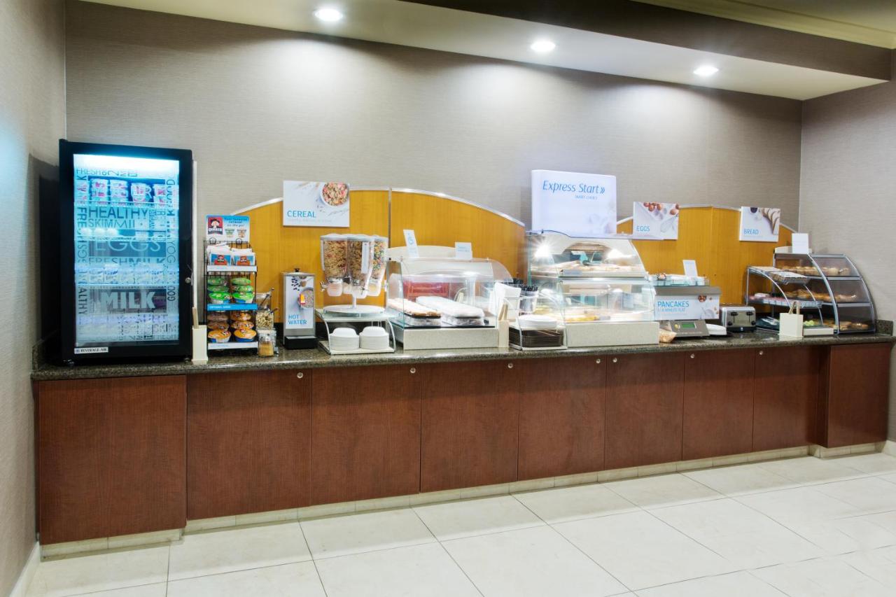 Holiday Inn Express Hotel & Suites Astoria