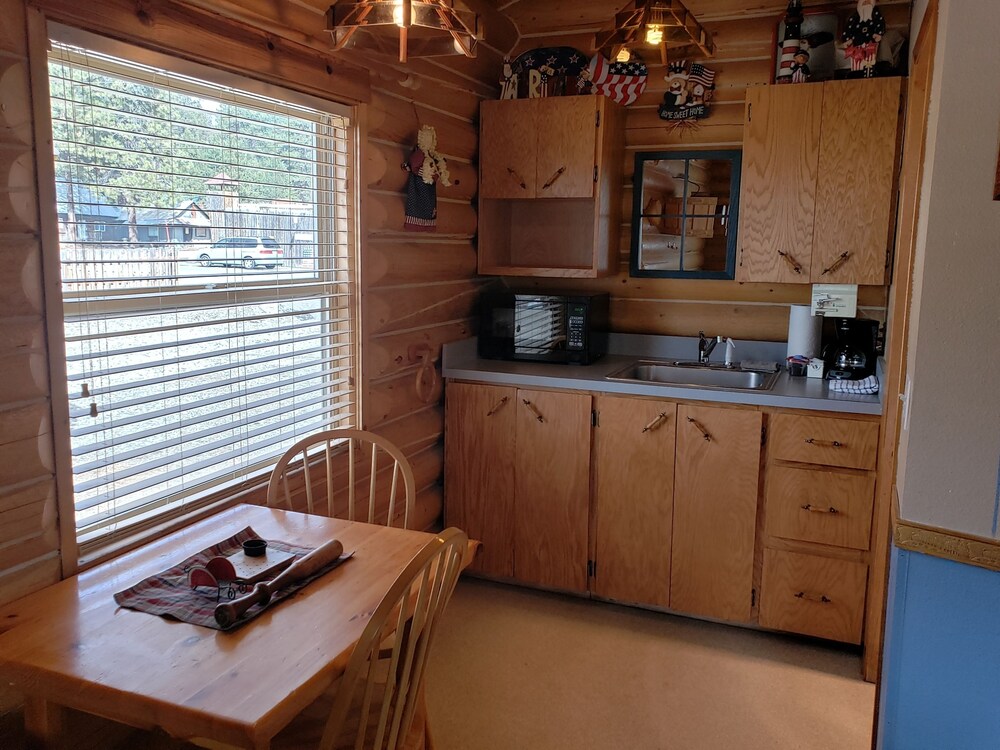 Delta 9 House Sumpter Cabins