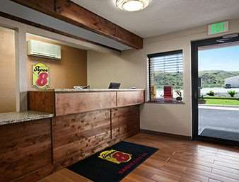 Super 8 by Wyndham Baker City