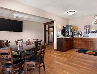 Super 8 by Wyndham Baker City