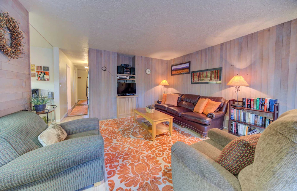 Abbot Condominiums by Village Properties at Sunriver