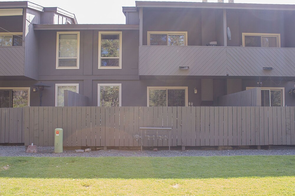 Abbot Condominiums by Village Properties at Sunriver