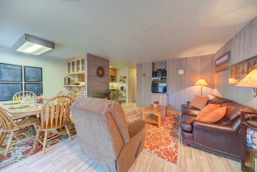 Abbot Condominiums by Village Properties at Sunriver