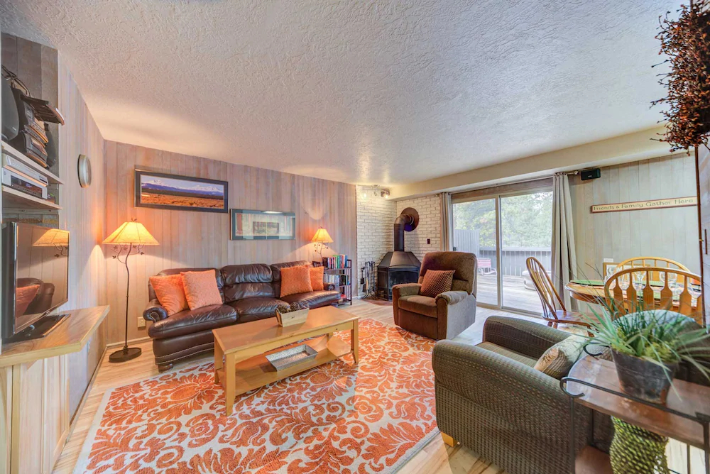 Abbot Condominiums by Village Properties at Sunriver