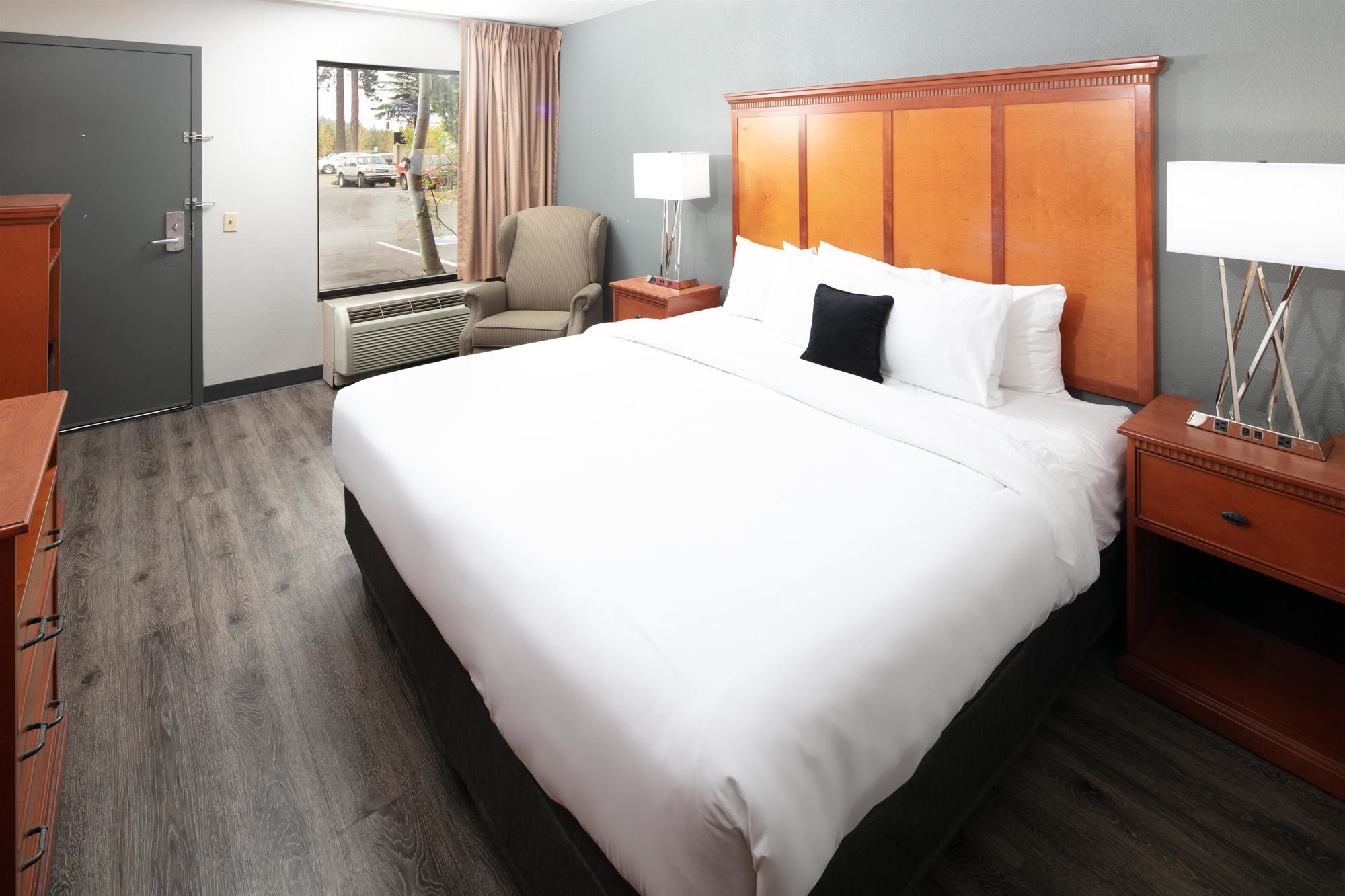 Red Lion Inn & Suites Deschutes River Bend