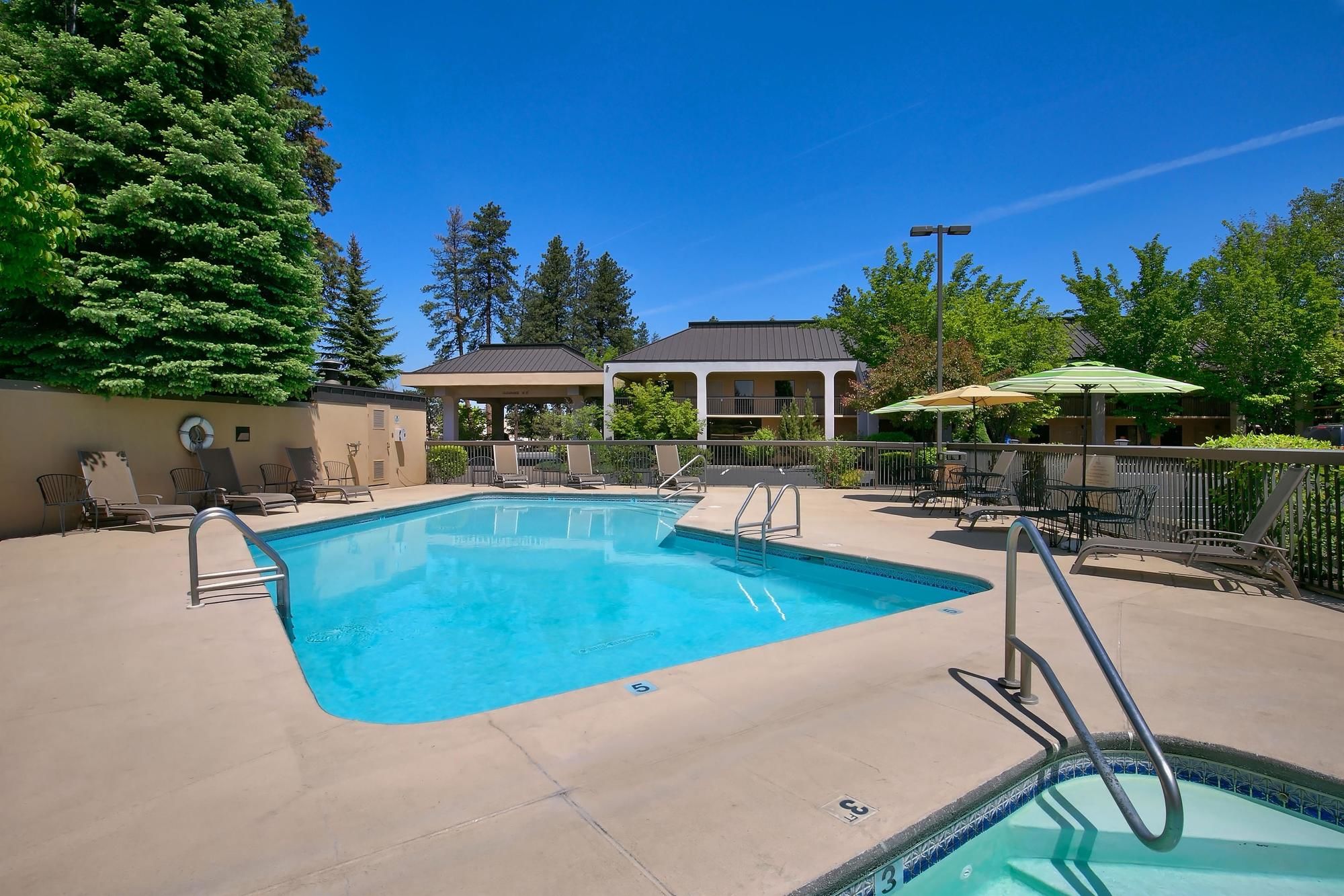 Red Lion Inn & Suites Deschutes River Bend