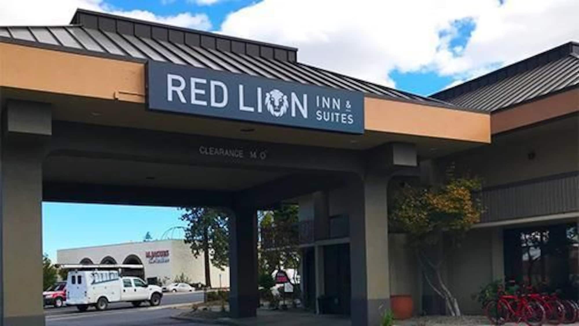 Red Lion Inn & Suites Deschutes River Bend