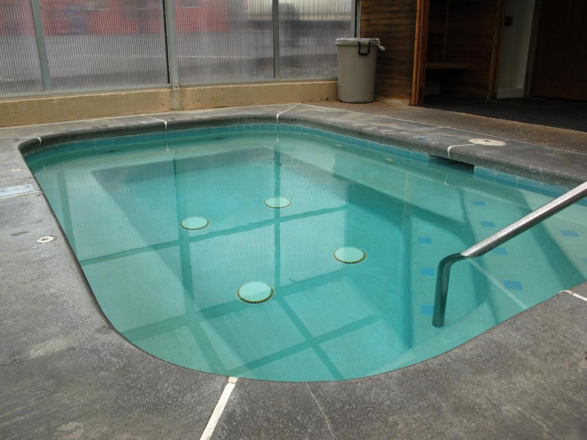 Bend Riverside Motel Suites