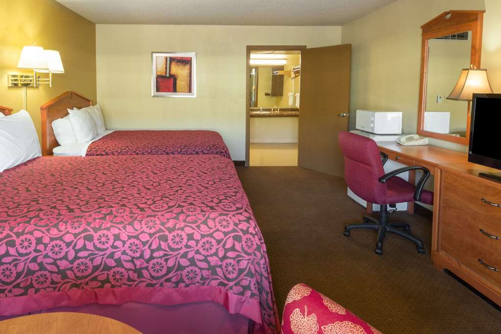 Days Inn by Wyndham Bend