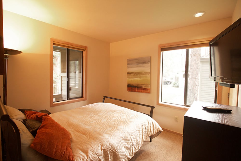 Eaglewood Condos by Village Properties at Sunriver