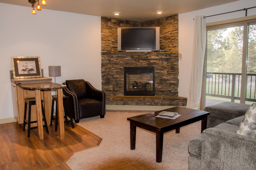 Mount Bachelor Village Resort