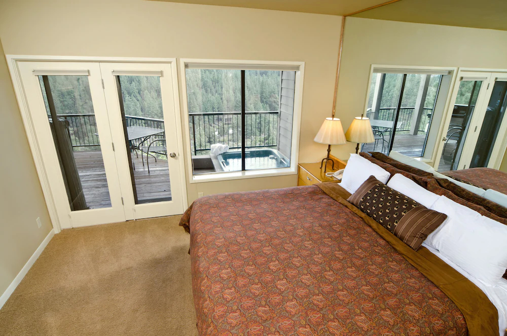 Mount Bachelor Village Resort