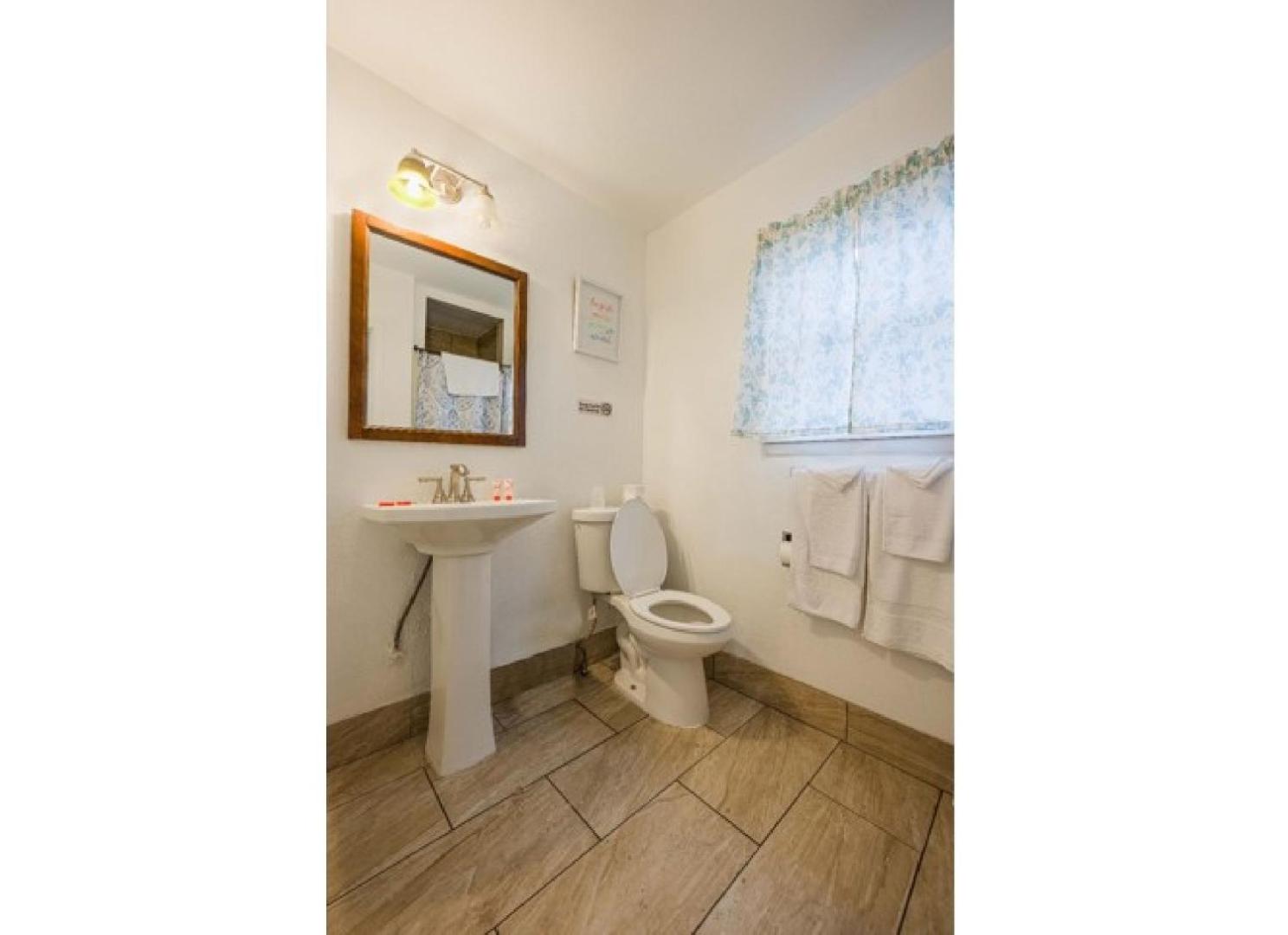 Royal Gateway Motel by OYO