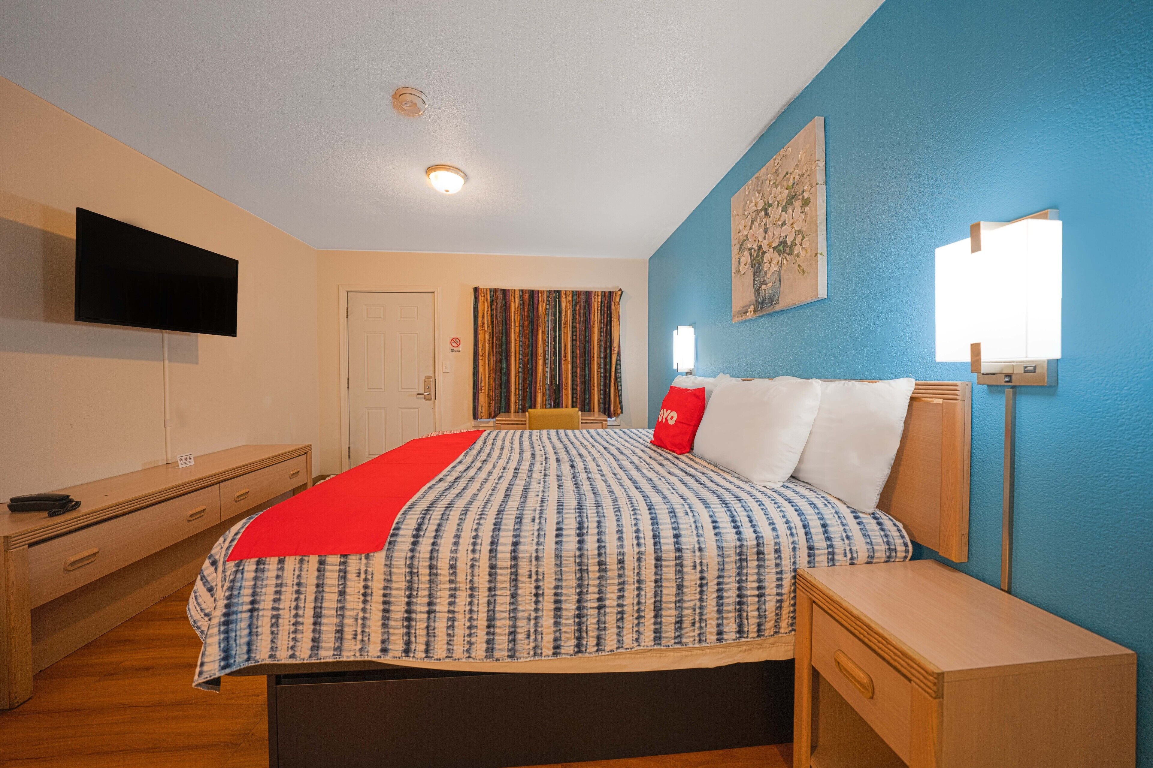 Royal Gateway Motel by OYO