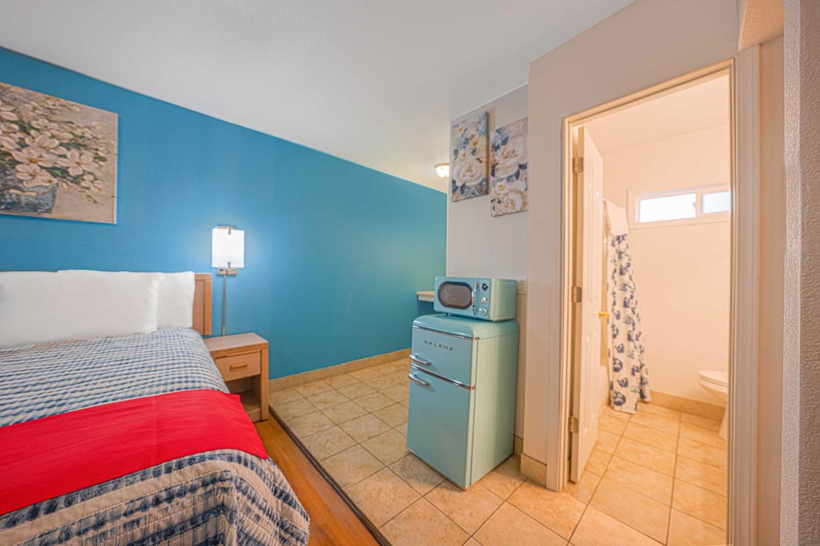 Royal Gateway Motel by OYO