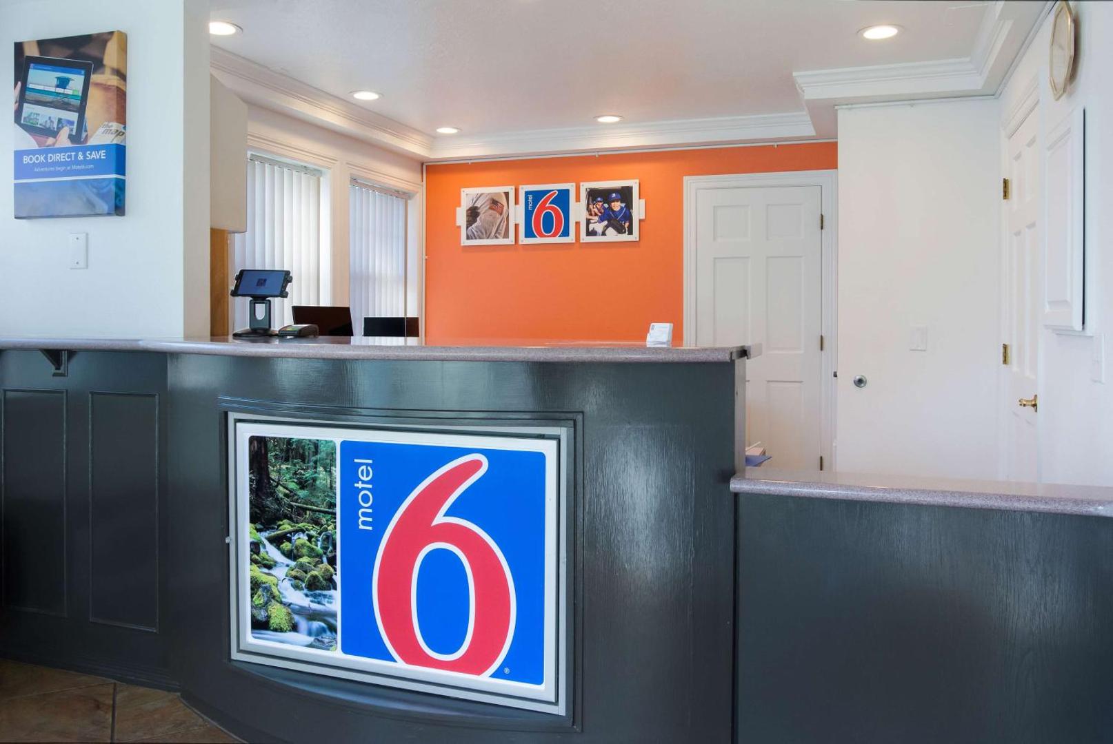Motel 6 Canby Or