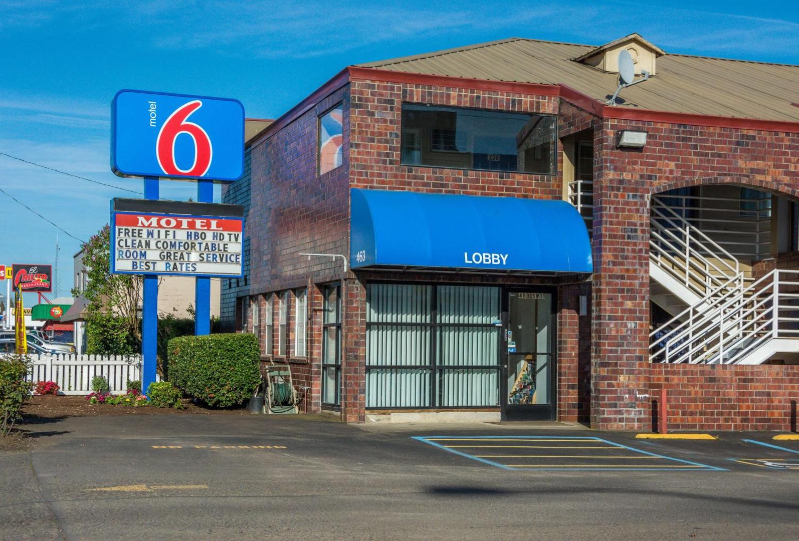 Motel 6 Canby Or