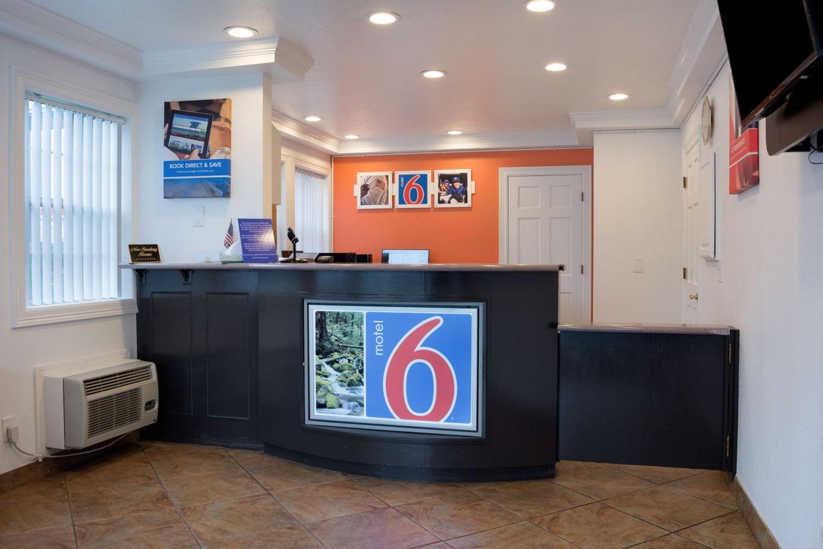 Motel 6 Canby Or