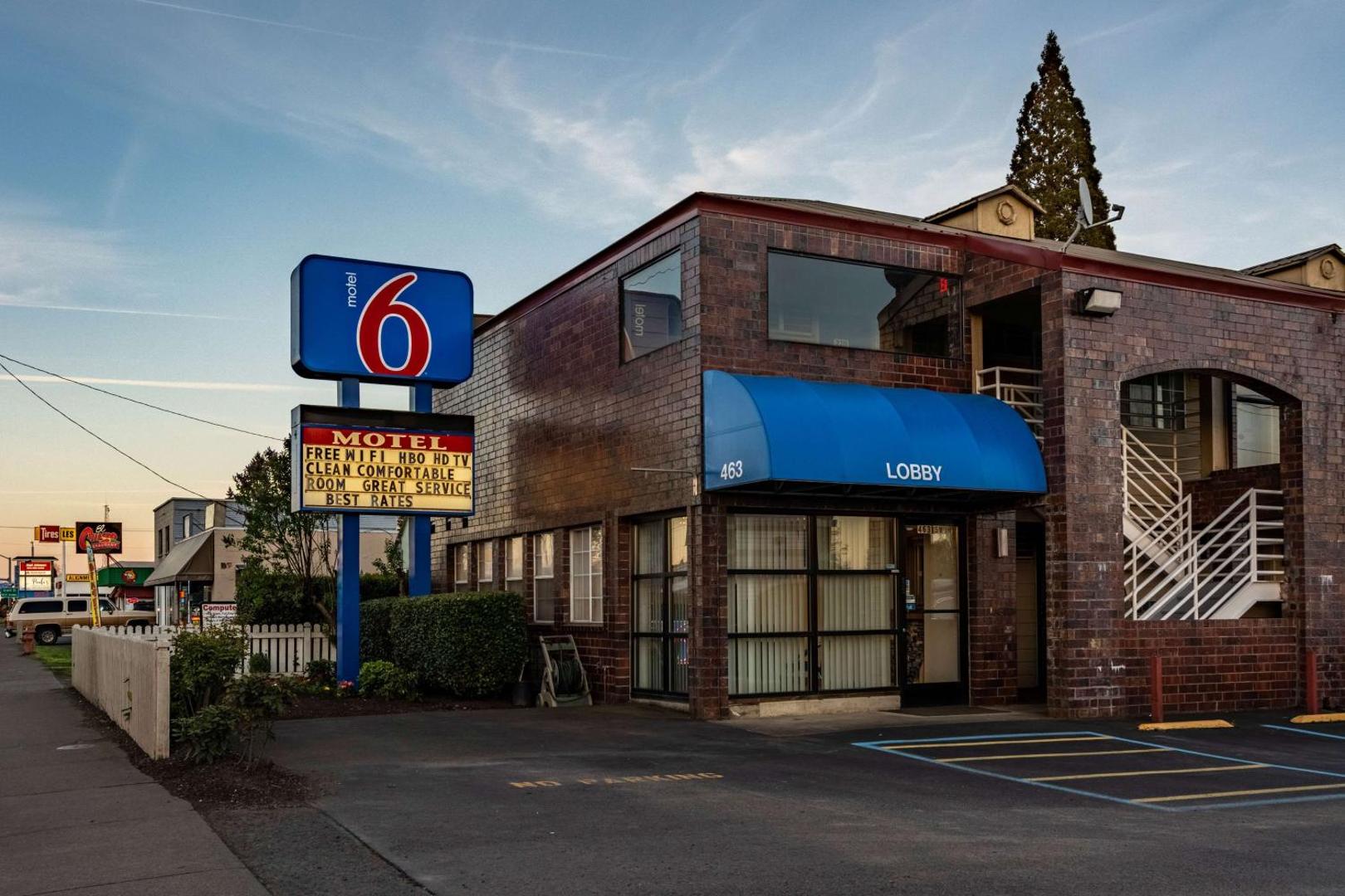 Motel 6 Canby Or