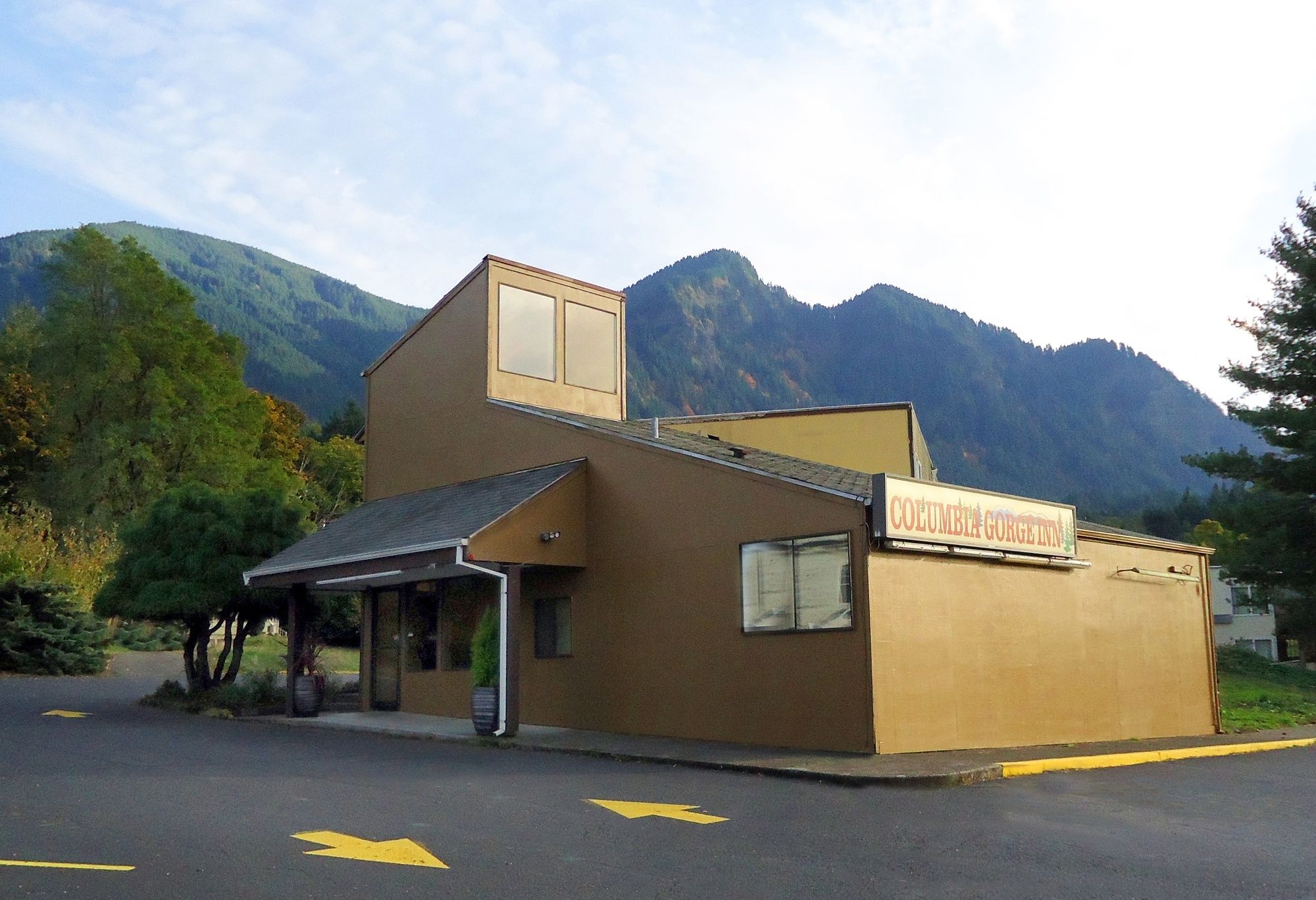 Columbia Gorge Inn