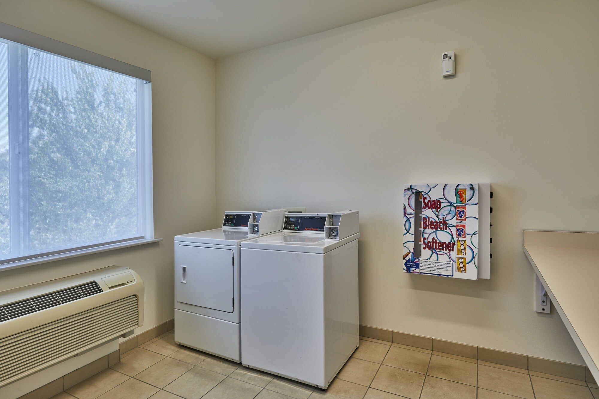 Holiday Inn Express & Suites Medford-Central Point