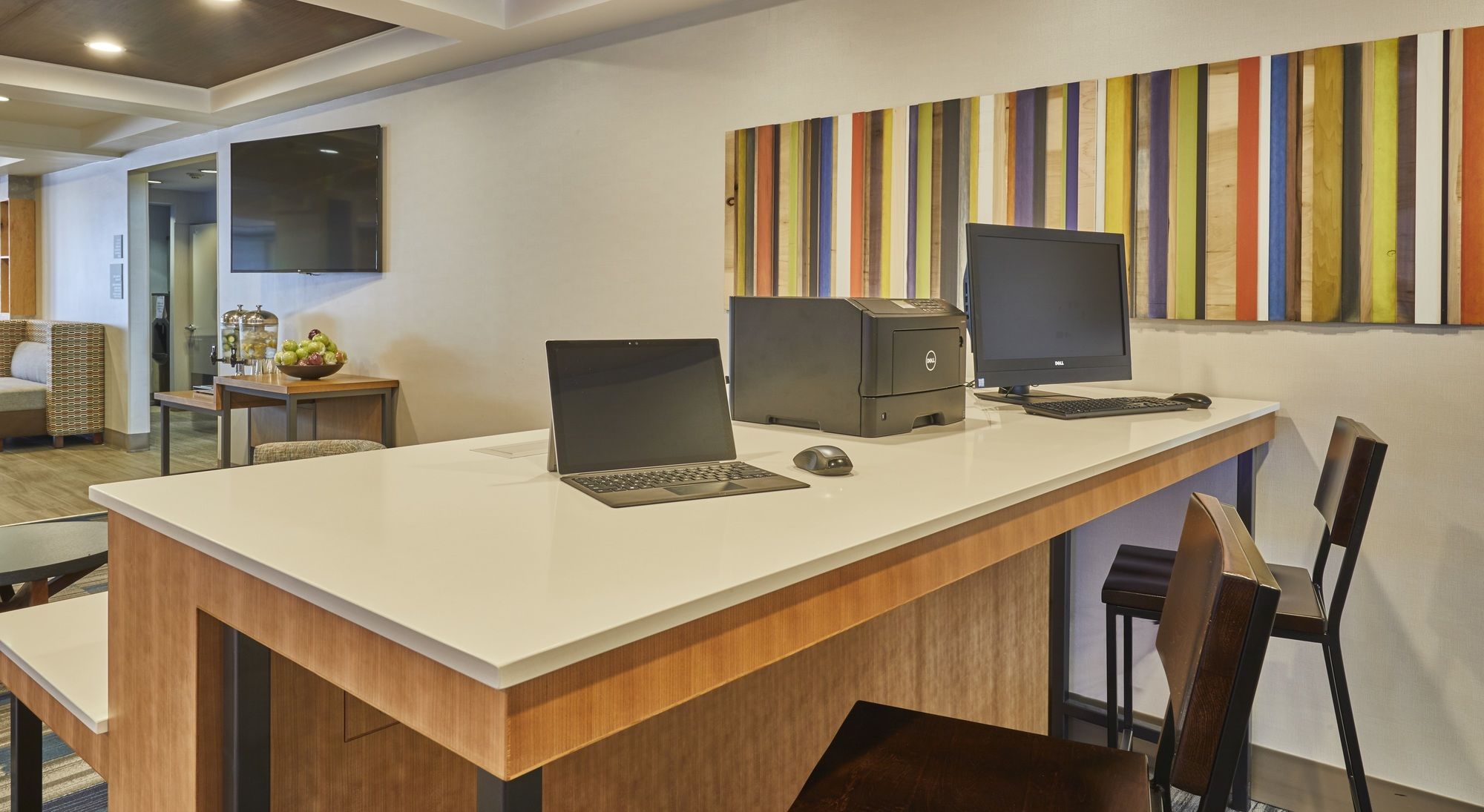 Holiday Inn Express & Suites Medford-Central Point