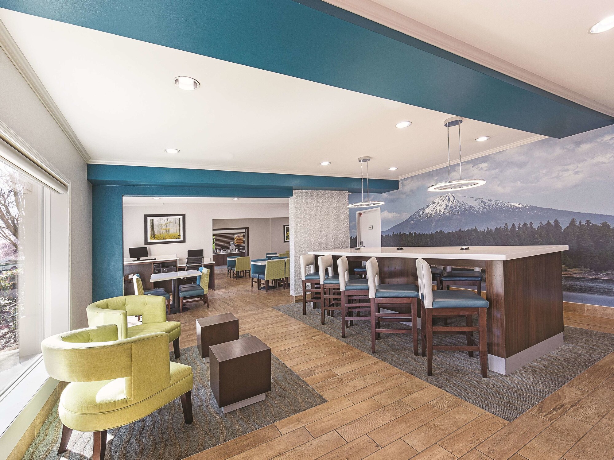 La Quinta Inn & Suites by Wyndham Central Point - Medford