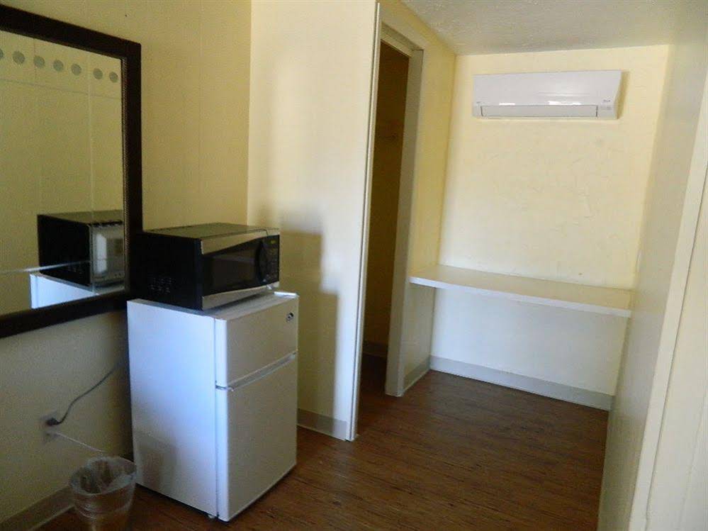 Eagle Crater Lake Inn