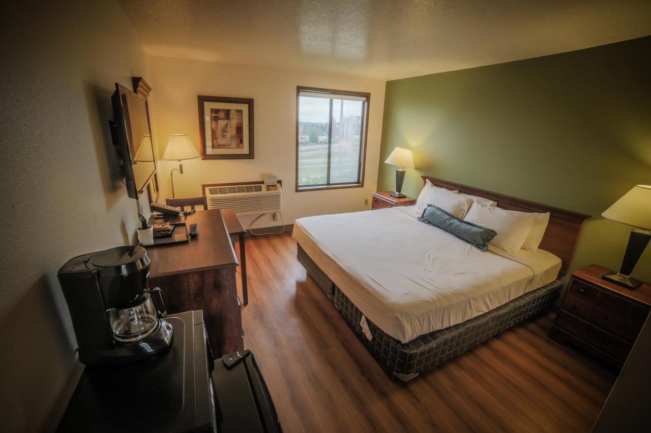 Sunnyside Inn & Suites