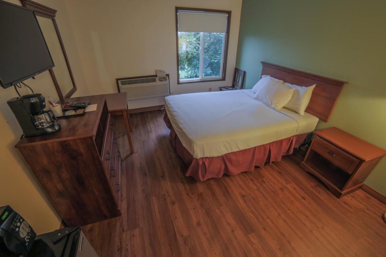 Sunnyside Inn & Suites