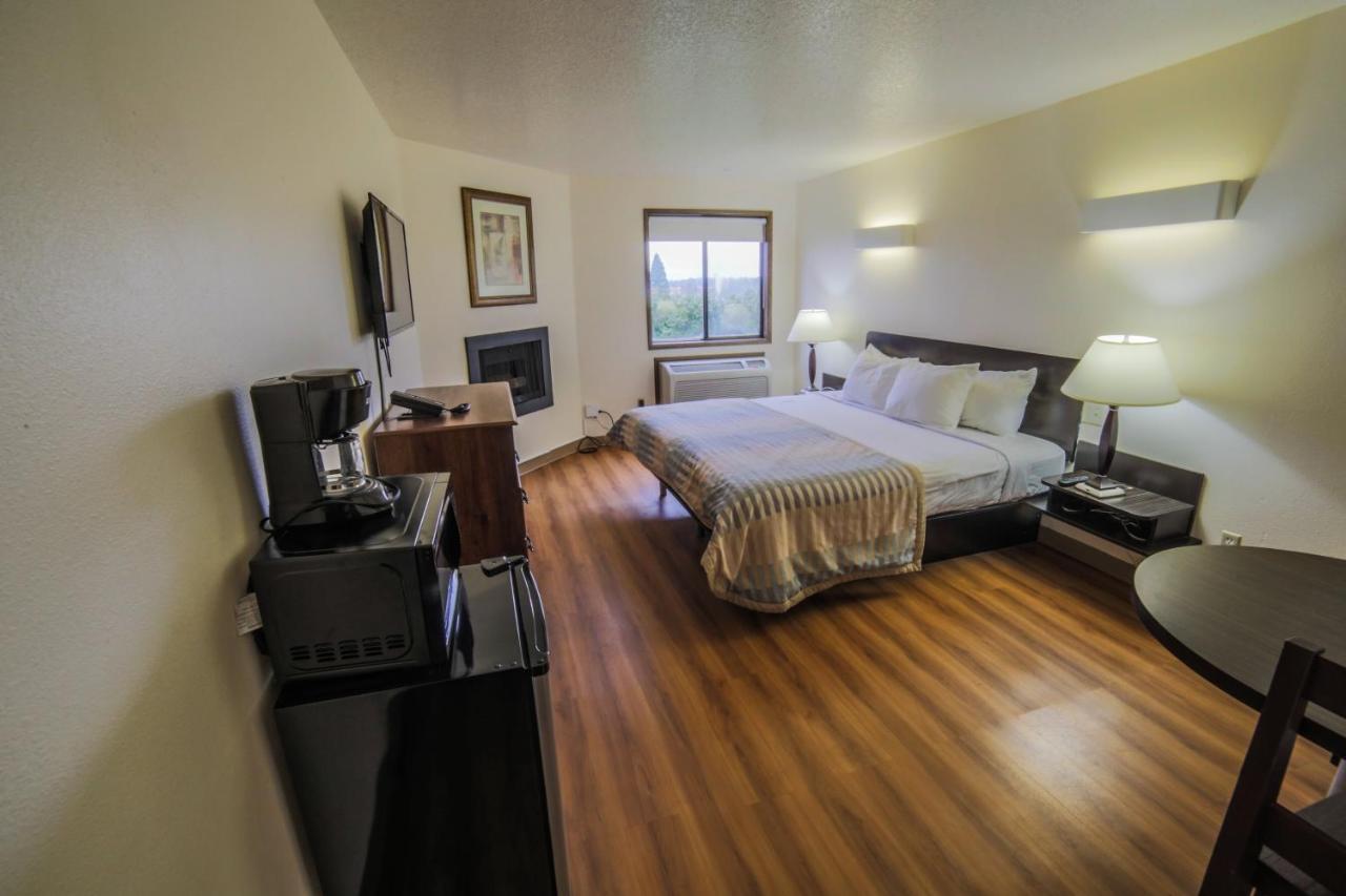 Sunnyside Inn & Suites