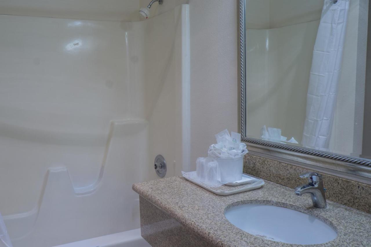 Sunnyside Inn & Suites