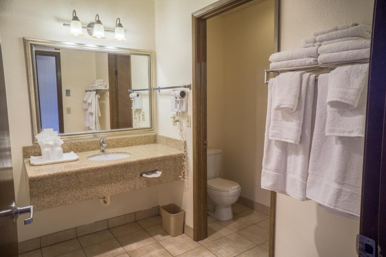 Sunnyside Inn & Suites