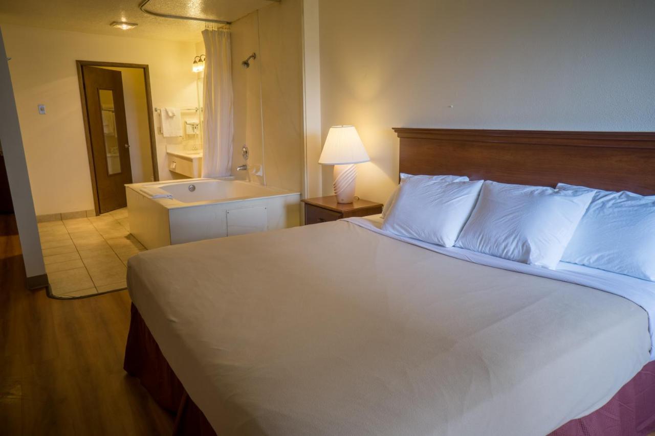 Sunnyside Inn & Suites